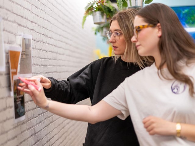 ¡Hacemos que tu marca brille en redes sociales!