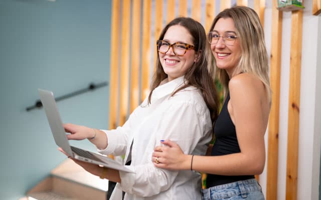 Contacta con Buena Vibra Agency y da el salto digital